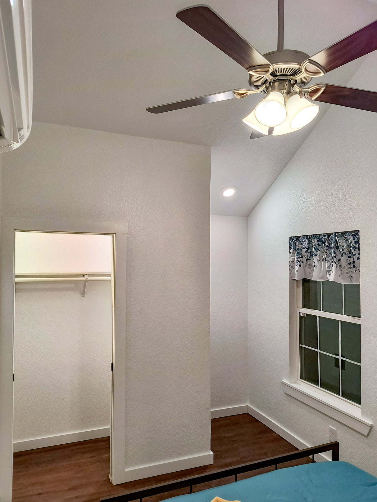 Modern RV Park Model Cottage (RVIA certified) (NEBRASKA PRICING)