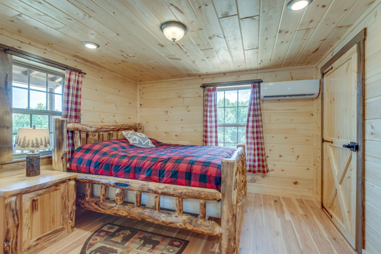 The Chattanooga Cabin (Shipping and set up pricing based on your state!)