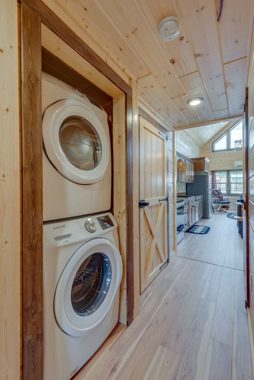 The Chattanooga Cabin (Shipping and set up pricing based on your state!)