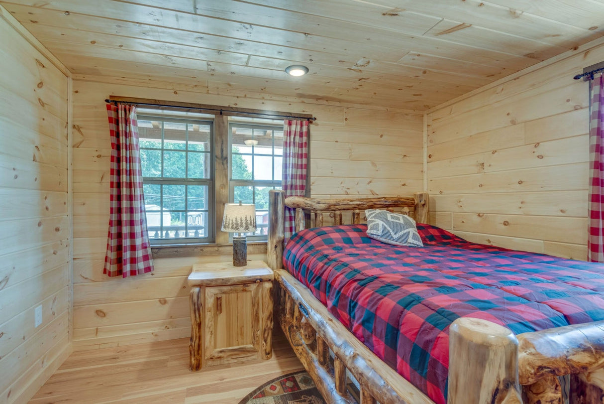The Chattanooga Cabin (Shipping and set up pricing based on your state!)
