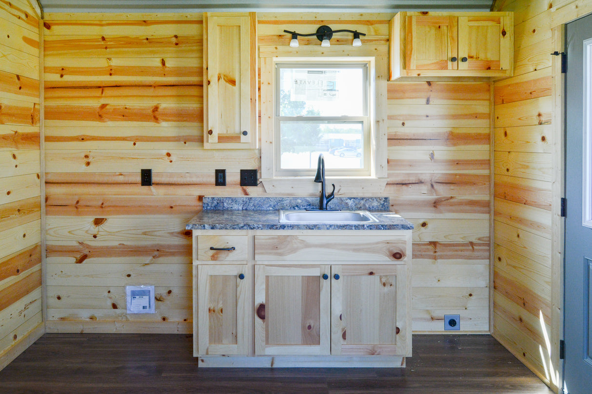 The Willow Brook Cabin ( WYOMING PRICING )