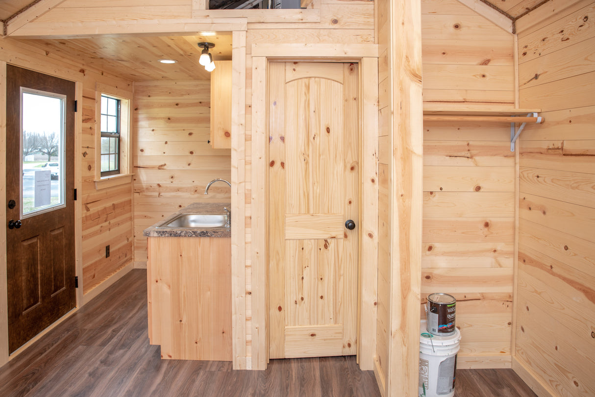 The Willow Brook Cabin ( WYOMING PRICING )