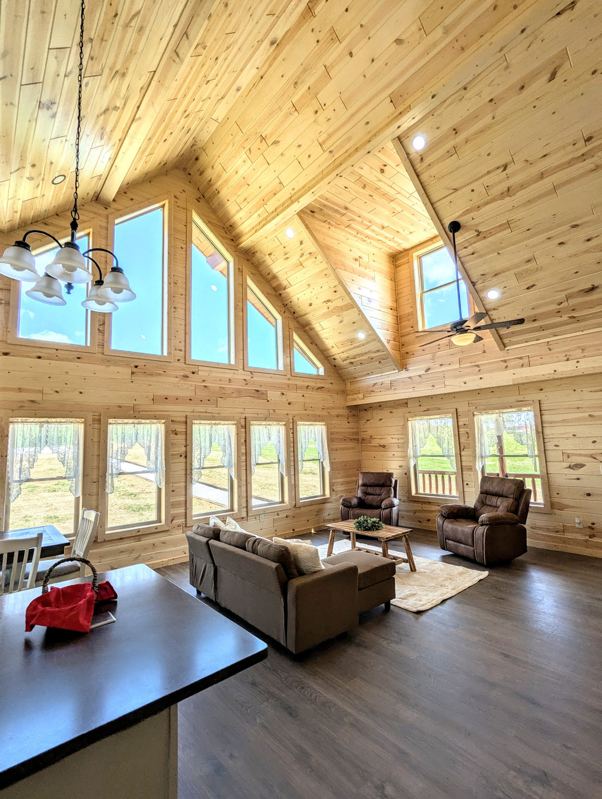 The Gatlinburg Lodge Cabin - ( ARKANSAS PRICING )