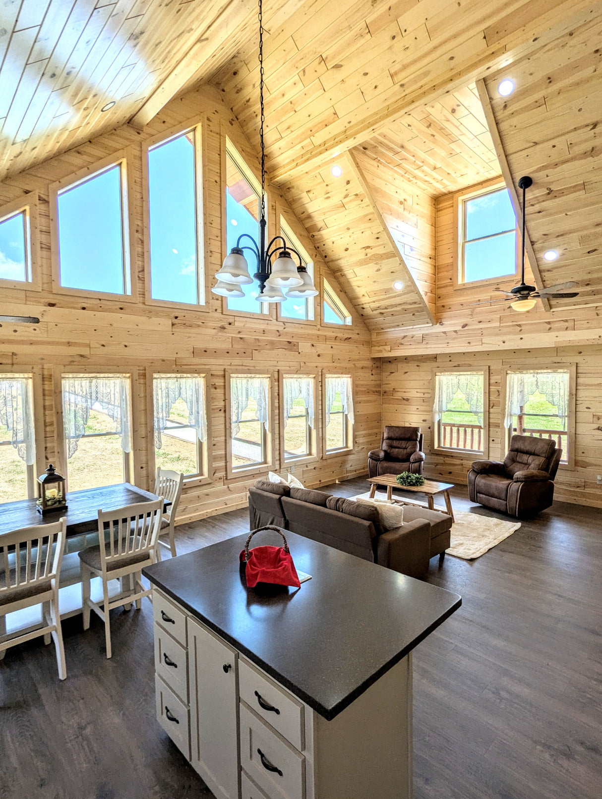 The Gatlinburg Lodge Cabin - ( ARKANSAS PRICING )