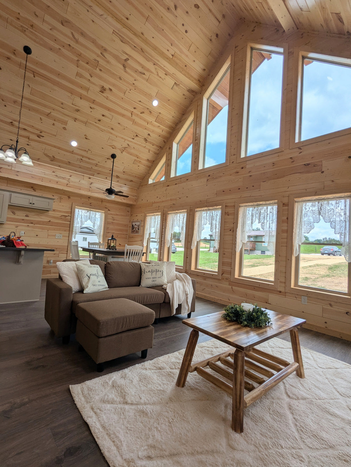 The Gatlinburg Lodge Cabin - ( ARKANSAS PRICING )